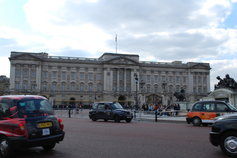 Buckingham Palace
Keywords: Buckingham Palace London Building Nikon