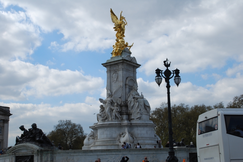 Victoria Memorial
Keywords: Buckingham Palace London Memorial Statue Monument Nikon