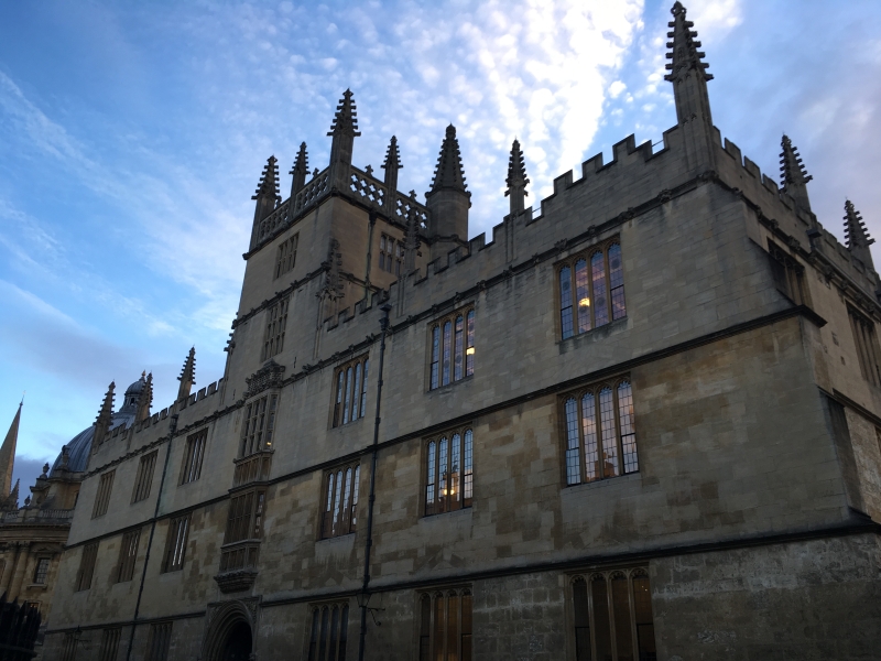 Keywords: Oxford iPhone Building