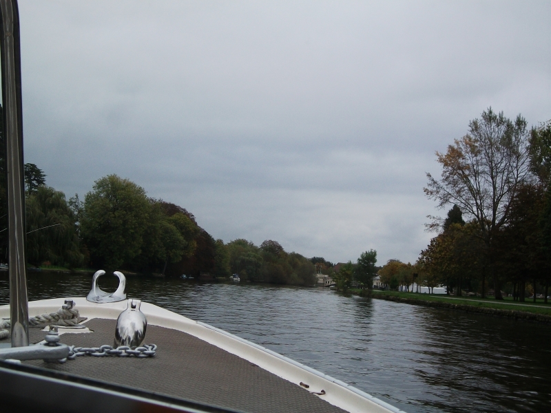 River Thames at Reading
Thames boat trip - Caversham Lock to Mapledurham Lock
Keywords: River Thames Reading Fujifilm