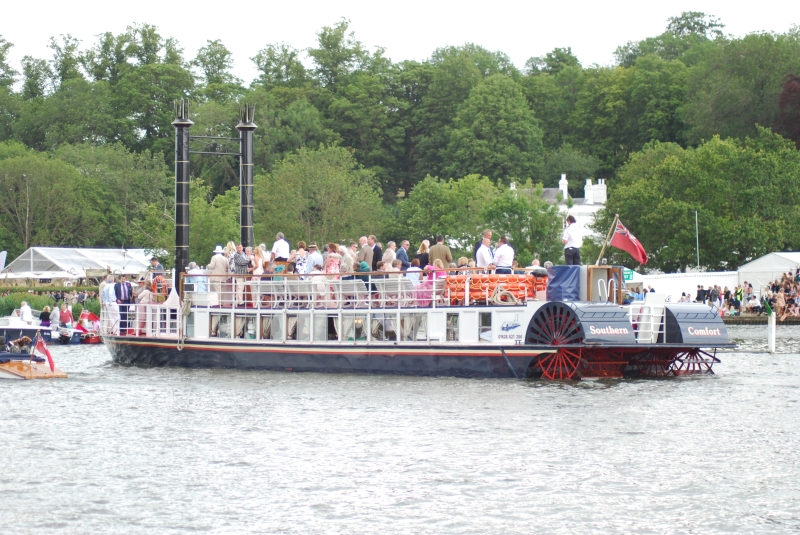 Paddle Steamer - Southern Comfort
Keywords: Henley Regatta River Thames Nikon Boat Paddle Steamer