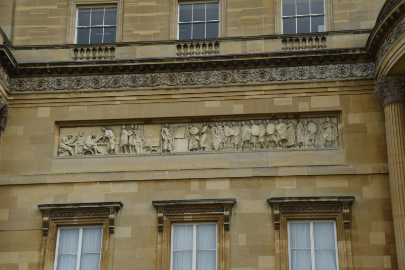 Keywords: London Buckingham Palace Nikon Carving Building