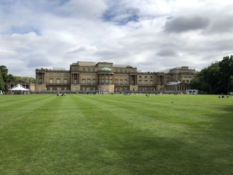 Buckingham Palace Lawn
Keywords: London Buckingham Palace Nikon Building