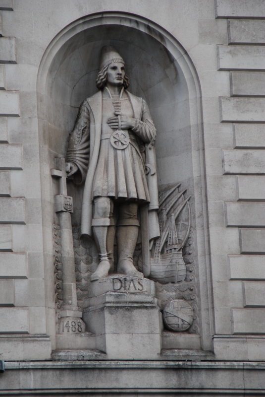 Trafalgar Square - South Africa High Commission
Keywords: London Building Nikon Trafalgar Square Carving