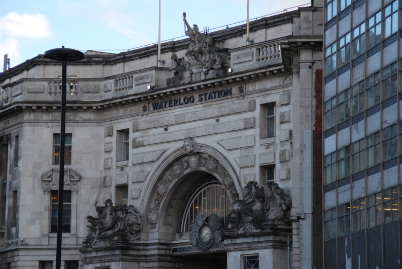 Waterloo Station Memorial
Keywords: London Building Nikon Waterloo Station