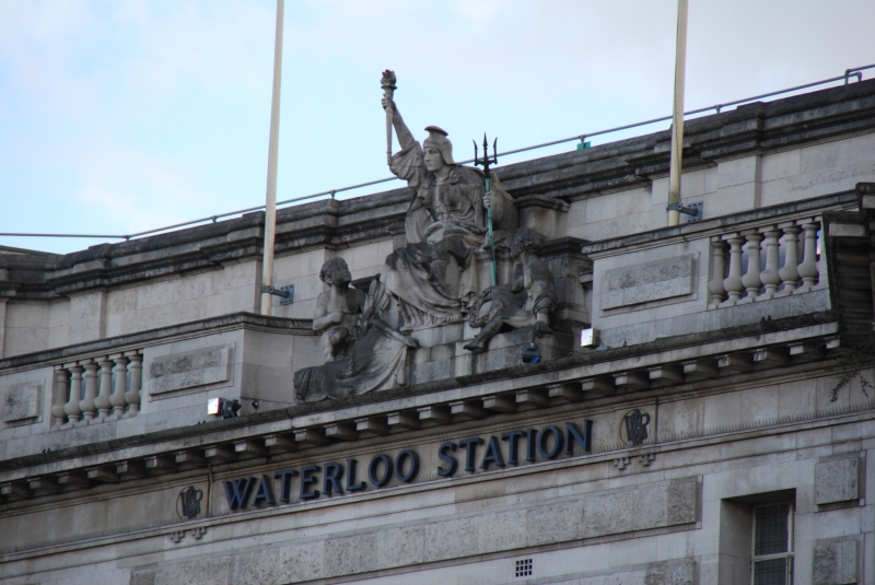Waterloo Station Memorial
Keywords: London Building Nikon Waterloo Station