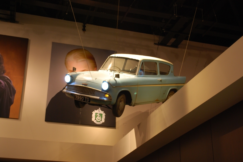 Harry Potter Studio Tour
Ford Anglia in Front of House
Keywords: London Harry Potter Studio Tour Nikon