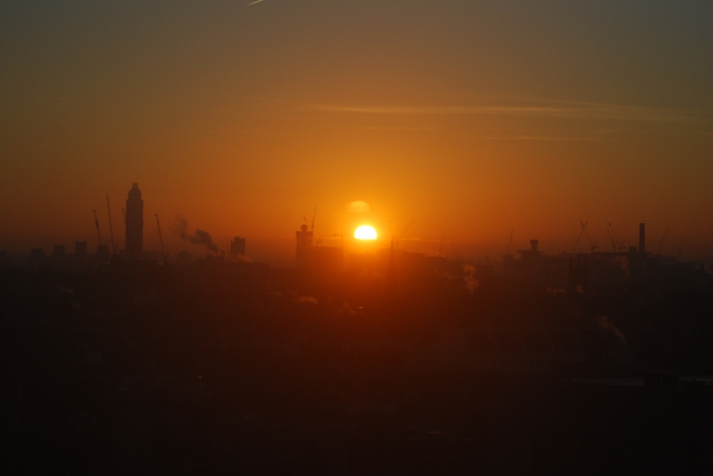 Kensington
View from my hotel, looking towards Battersea
Keywords: London Kensington Sunrise Nikon