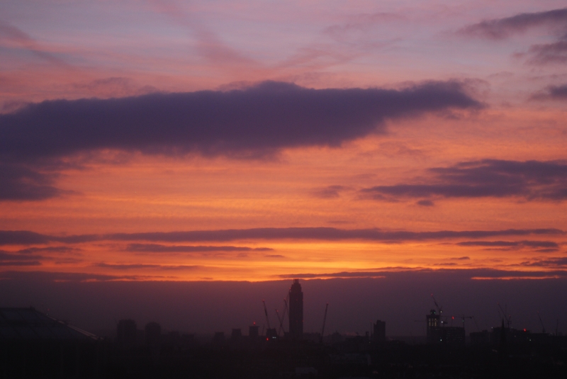 Kensington
View from my hotel, looking towards Battersea
Keywords: London Kensington Sunrise Nikon