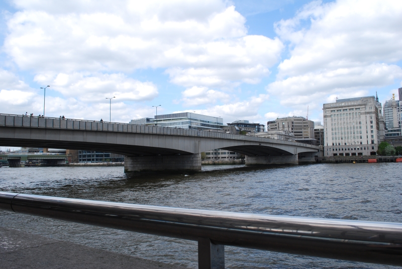 London Bridge
Clearly not falling down
Keywords: London River Thames Bridge Nikon