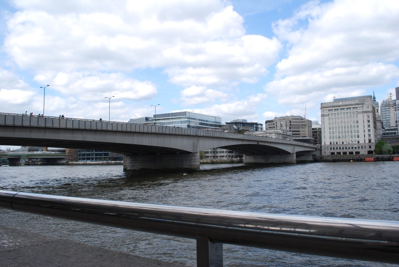 London Bridge
Clearly not falling down
Keywords: London River Thames Bridge Nikon