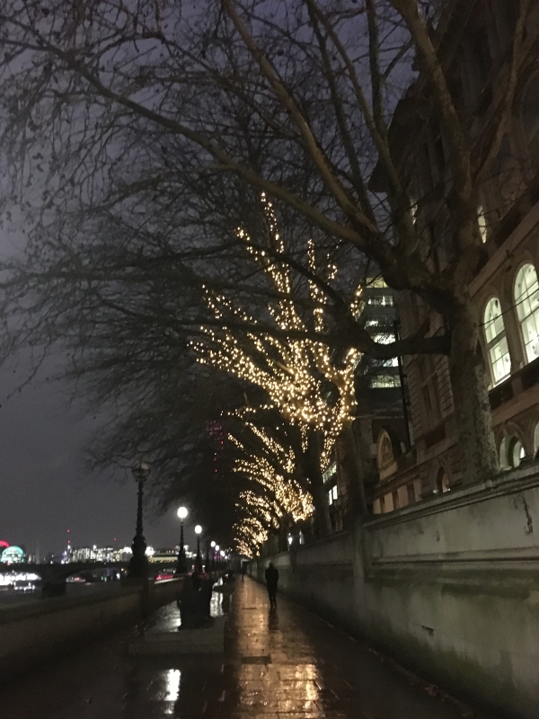 Keywords: iPhone London Night Lights Thames Westminster