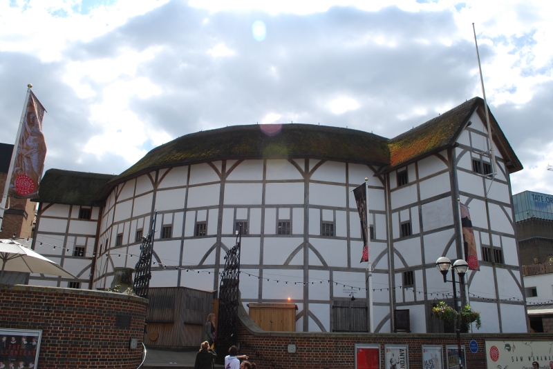 Shakespeare's Globe Theatre
Keywords: Shakespeare Globe Theatre London Nikon Building