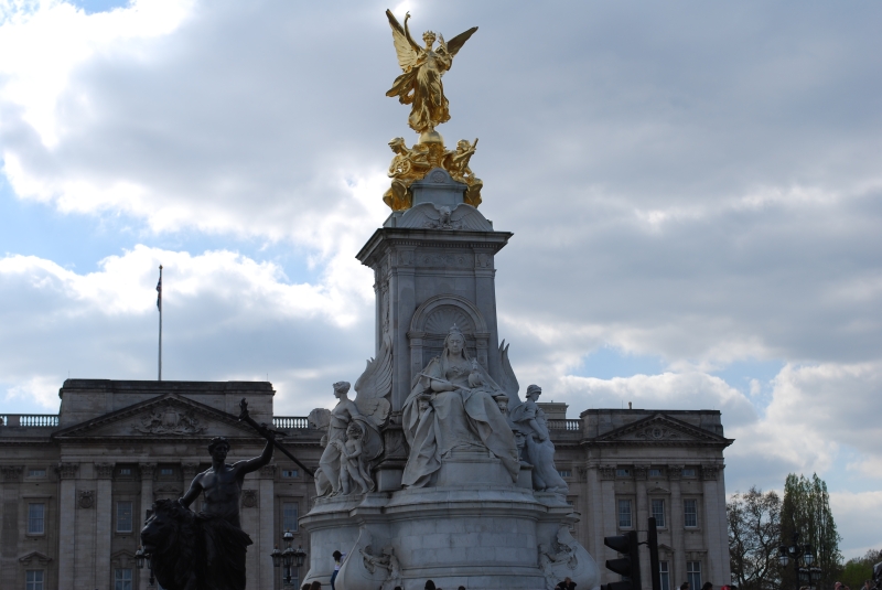 Victoria Memorial
Keywords: Buckingham Palace London Memorial Statue Monument Nikon