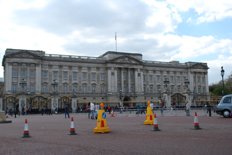 Buckingham Palace
Preparing for the Marathon
Keywords: Buckingham Palace London Building Nikon