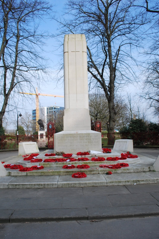 War Memorial
Keywords: Reading Forbury Gardens Nikon Memorial