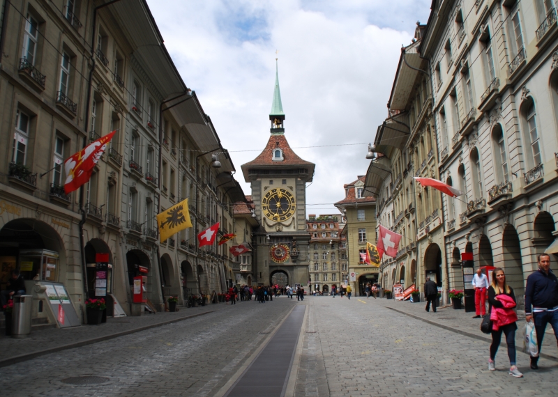 Zytglogge
Keywords: Switzerland Bern Nikon Building Clock