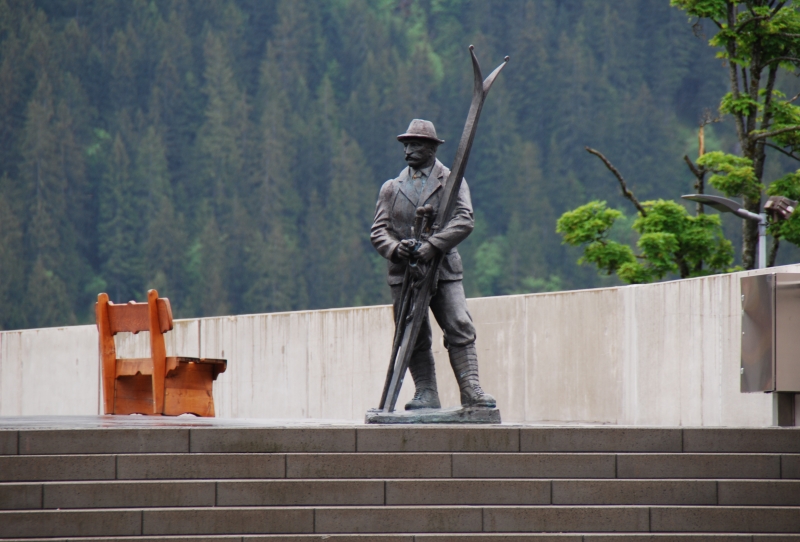 Statue
Keywords: Switzerland Grindelwald Nikon Statue