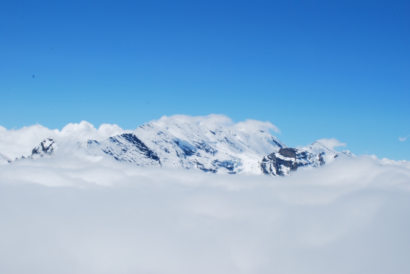 View from Schilthorn
Clouds only cleared for a couple of minutes
Keywords: Switzerland Schilthorn Nikon Snow Mountain