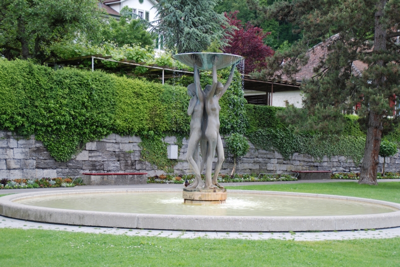 Fountain
Keywords: Switzerland Thun Nikon Fountain