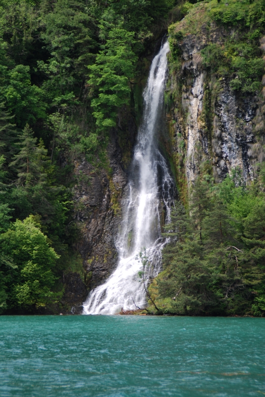 Waterfall on Lake Thun
Keywords: Switzerland Lake Thun Nikon Waterfall