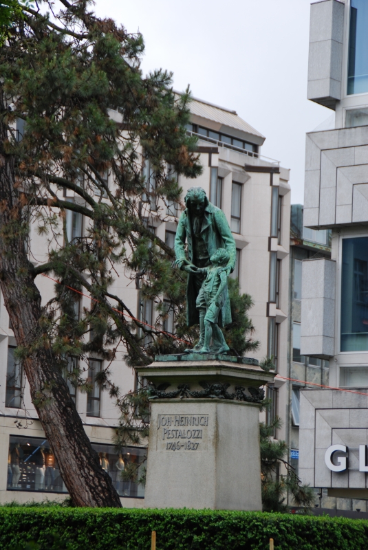 Statue
Keywords: Switzerland Zurich Nikon Statue