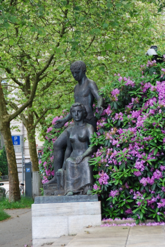 Statue
Keywords: Switzerland Zurich Nikon Statue