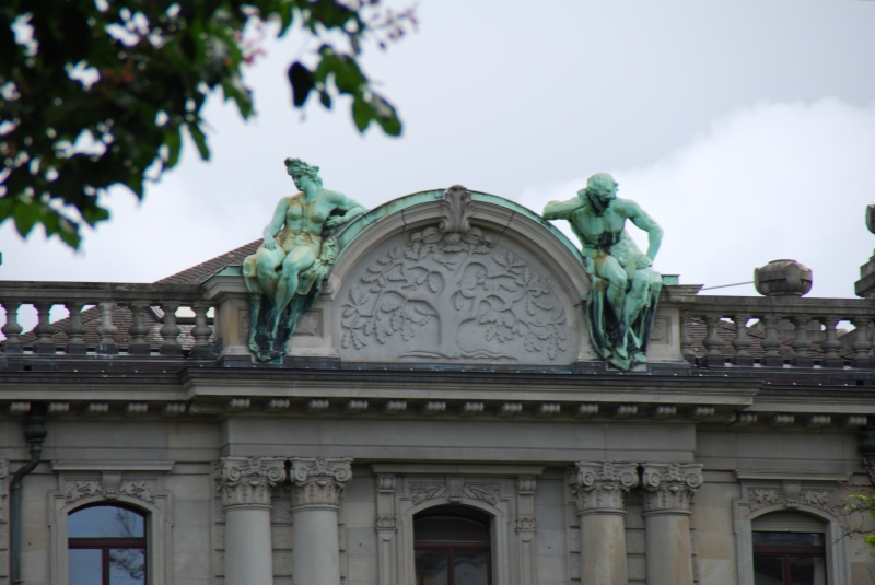 Statue
Keywords: Switzerland Zurich Nikon Statue