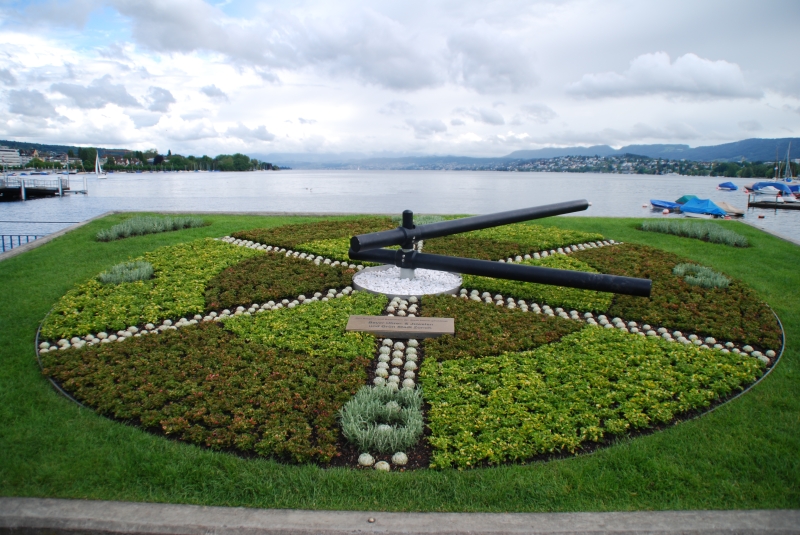 Clock
Keywords: Switzerland Zurich Nikon Clock