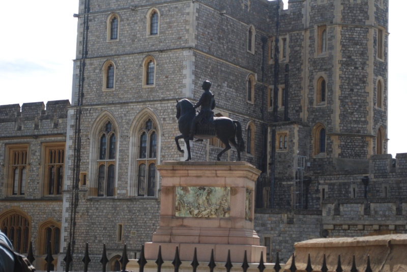 Windsor Castle
Keywords: Windsor Castle Statue Nikon