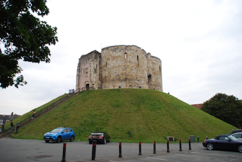 Clifford's Tower
Keywords: Nikon York